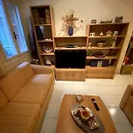 Cute 2Bdrm In Salonica Center